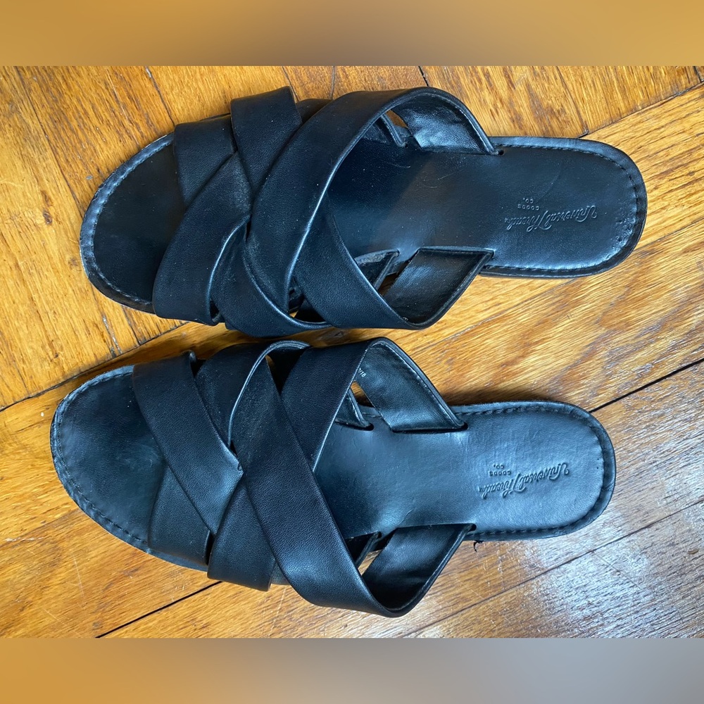Universal Thread Black Slide Sandals